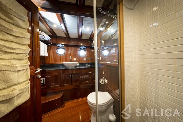 Gulet - Yacht Charter Sailica