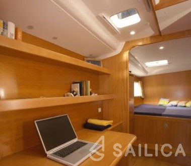 Lagoon 410 - Yacht Charter Sailica