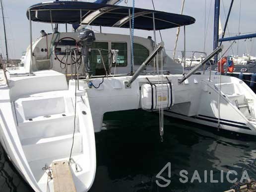 Lagoon 410 - Yacht Charter Sailica