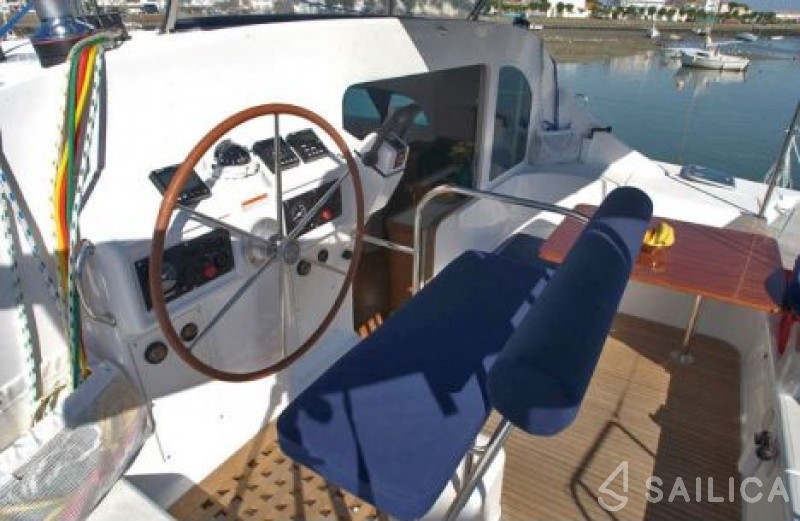 Lagoon 410 - Yacht Charter Sailica