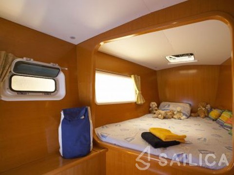 Lagoon 410 - Yacht Charter Sailica