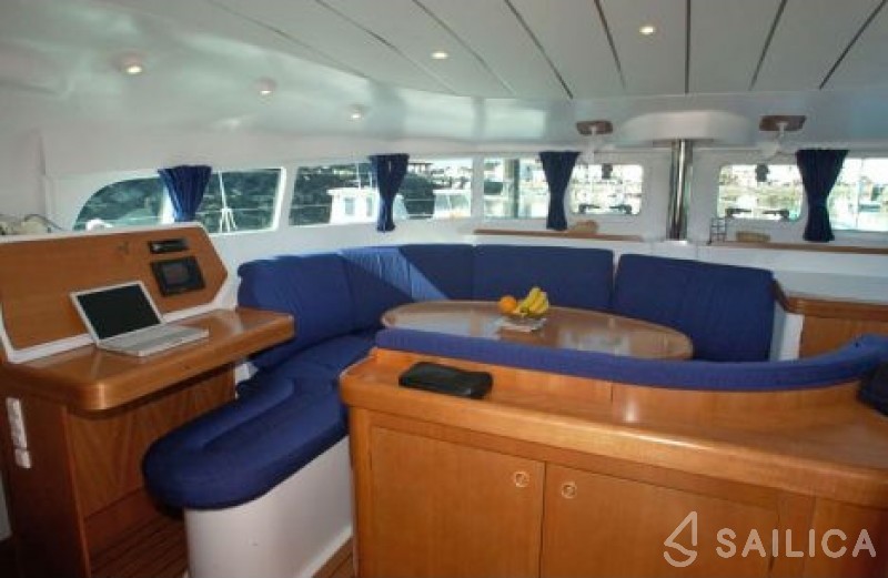 Lagoon 410 - Yacht Charter Sailica
