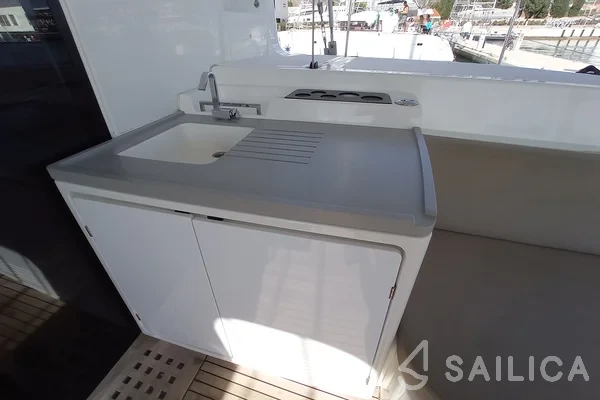 Lagoon 50 - Yacht Charter Sailica