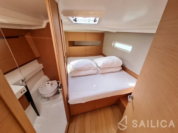 Sun Odyssey 410 - Yacht Charter Sailica