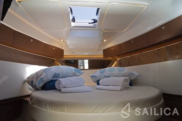 Merry Fisher 1095 - Yacht Charter Sailica
