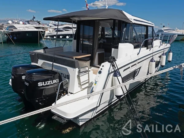 Merry Fisher 1095 - Yacht Charter Sailica