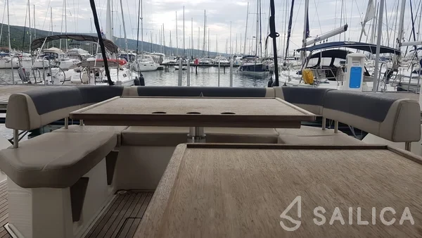Bavaria Sport 400 Open - Yacht Charter Sailica