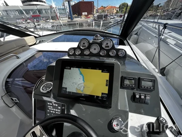 Bavaria 33 Sport - Yacht Charter Sailica