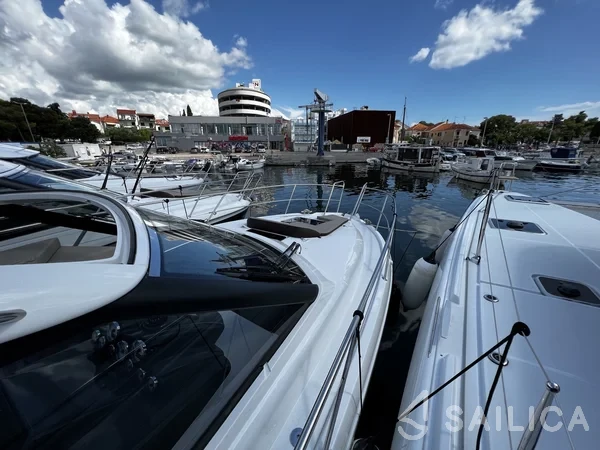 Bavaria 33 Sport - Yacht Charter Sailica