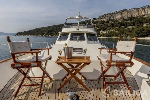 Belliure 44 MY - Yacht Charter Sailica