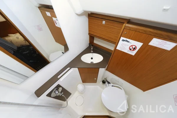 Bavaria 46 Cruiser - Yacht Charter Sailica
