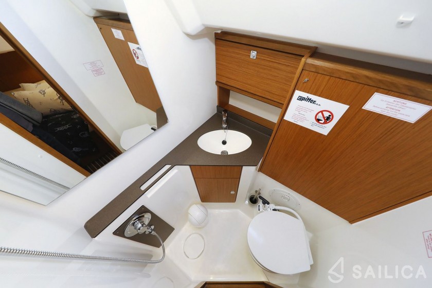 Bavaria 46 Cruiser - Yacht Charter Sailica