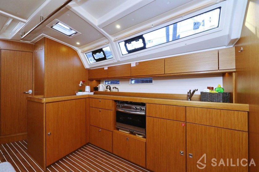 Bavaria 46 Cruiser - Yacht Charter Sailica