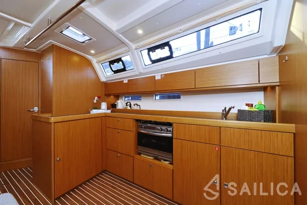 Bavaria 46 Cruiser - Yacht Charter Sailica