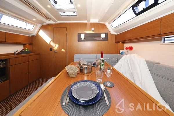 Bavaria 46 Cruiser - Yacht Charter Sailica