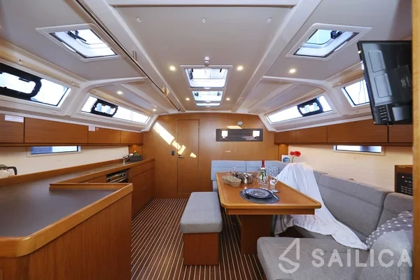 Bavaria 46 Cruiser - Yacht Charter Sailica