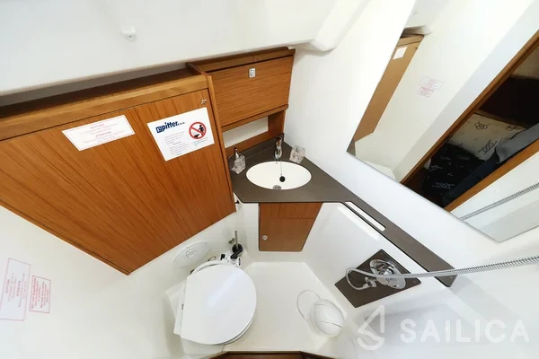 Bavaria 46 Cruiser - Yacht Charter Sailica