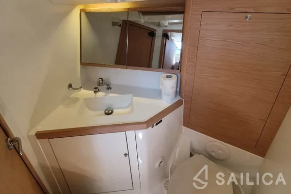 Oceanis 46.1 - Yacht Charter Sailica
