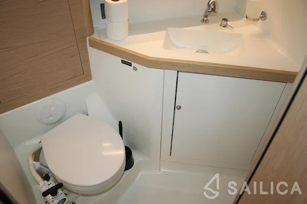 Oceanis 46.1 - Yacht Charter Sailica