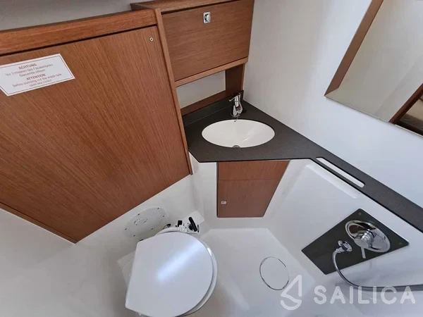 Bavaria 46 Cruiser - Yacht Charter Sailica