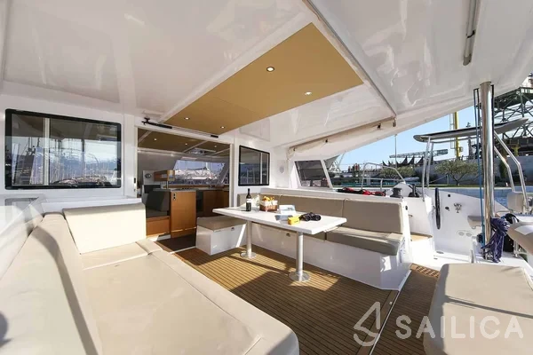Nautitech 40 open NEW - 4 + 2 cab. - Yacht Charter Sailica