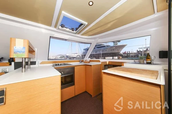 Nautitech 40 open NEW - 4 + 2 cab. - Yacht Charter Sailica