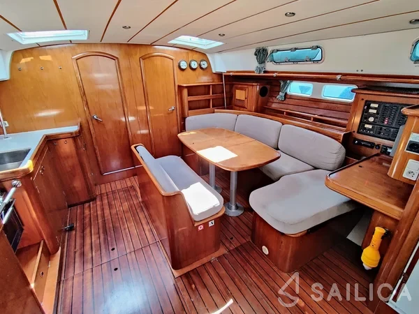 Oceanis Clipper 461 - Yacht Charter Sailica