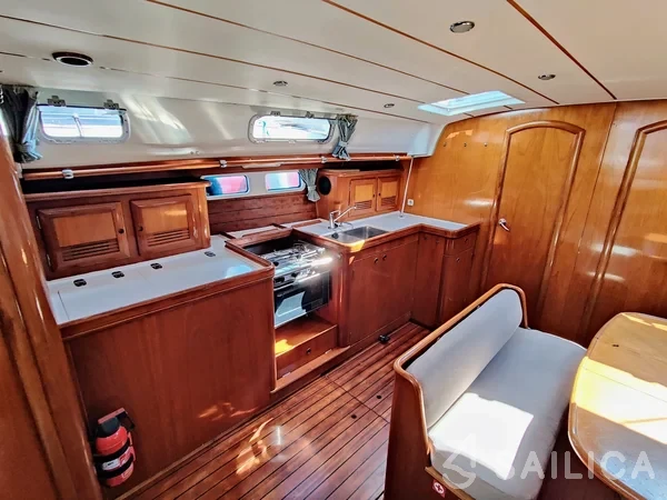 Oceanis Clipper 461 - Yacht Charter Sailica