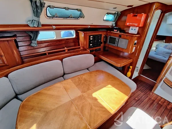 Oceanis Clipper 461 - Yacht Charter Sailica