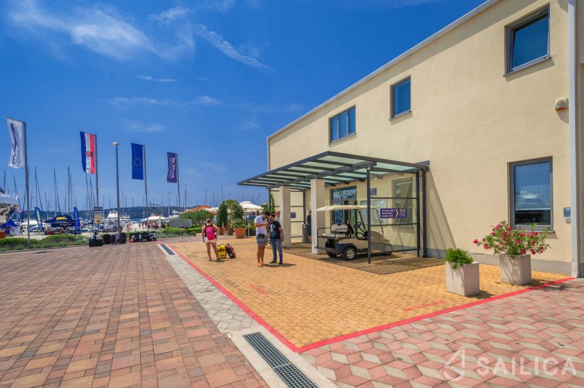 D&D Kufner 50 - Yacht Charter Sailica