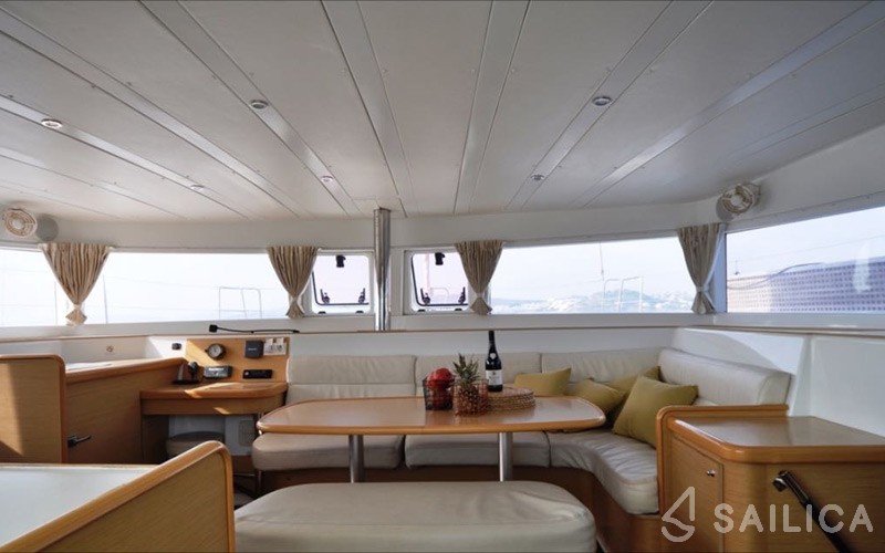 Lagoon 421 - Yacht Charter Sailica