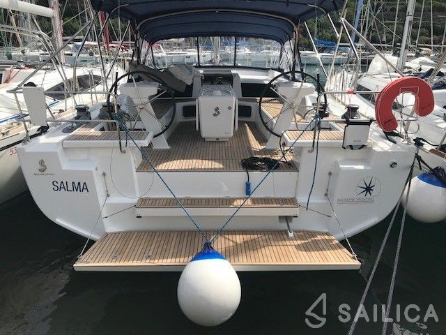 Oceanis 51.1 - Yacht Charter Sailica
