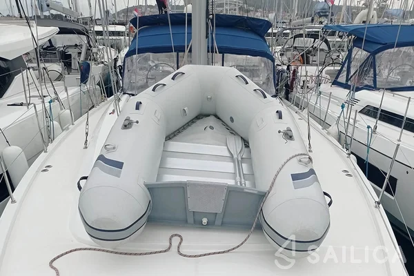 Oceanis 51.1 - Yacht Charter Sailica