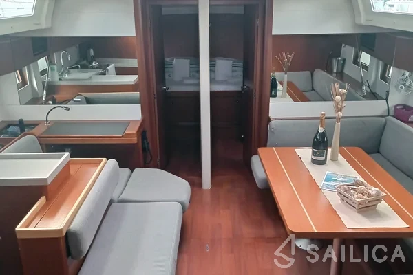 Oceanis 51.1 - Yacht Charter Sailica