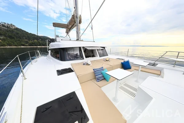 Bali Catspace - Yacht Charter Sailica