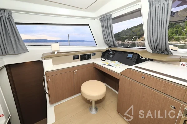 Bali Catspace - Yacht Charter Sailica
