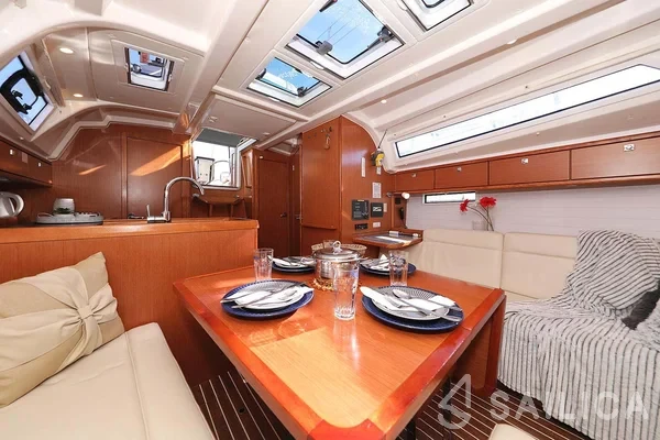 Bavaria 37 Cruiser - Yacht Charter Sailica