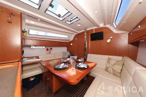 Bavaria 37 Cruiser - Yacht Charter Sailica