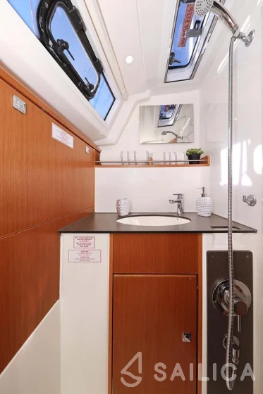 Bavaria 37 Cruiser - Yacht Charter Sailica