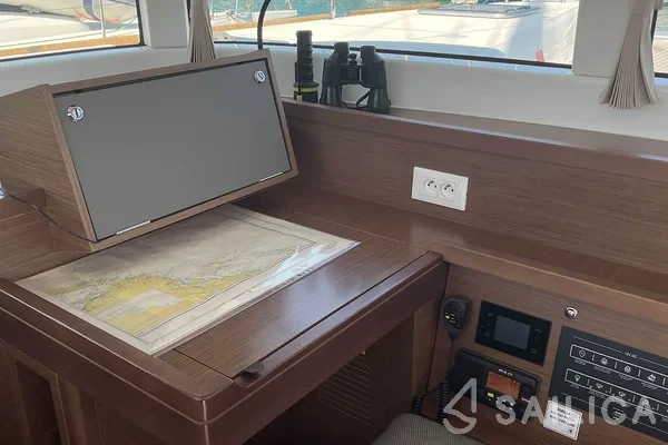 Lagoon 40 - Yacht Charter Sailica