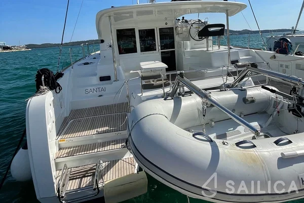 Lagoon 40 - Yacht Charter Sailica