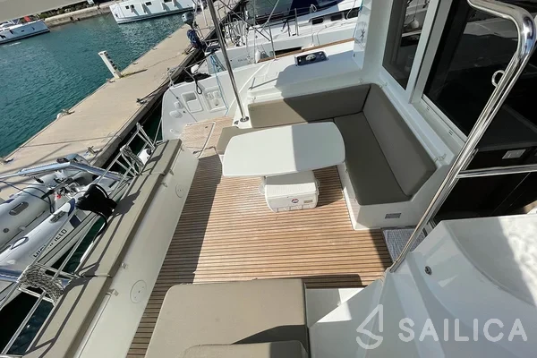 Lagoon 40 - Yacht Charter Sailica