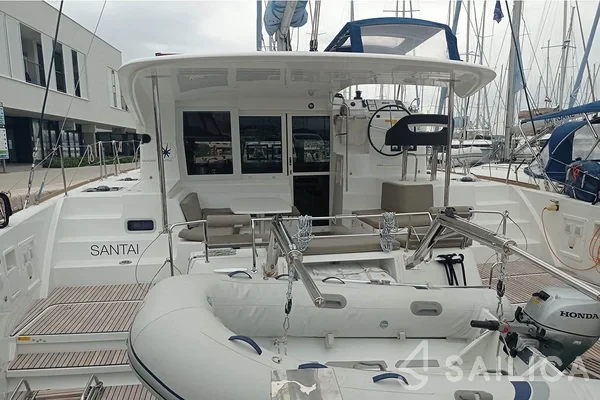 Lagoon 40 - Yacht Charter Sailica