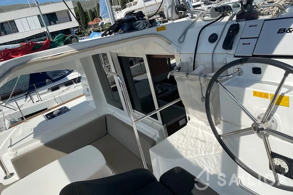 Lagoon 40 - Yacht Charter Sailica