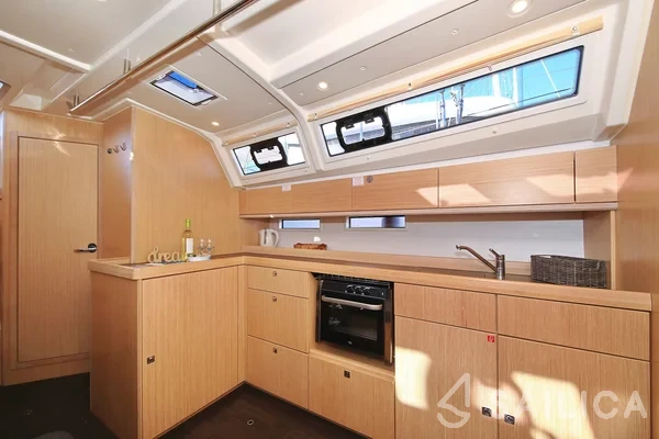 Bavaria 46 Cruiser - Yacht Charter Sailica