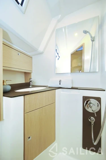 Bavaria 46 Cruiser - Yacht Charter Sailica