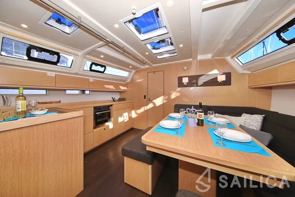 Bavaria 46 Cruiser - Yacht Charter Sailica