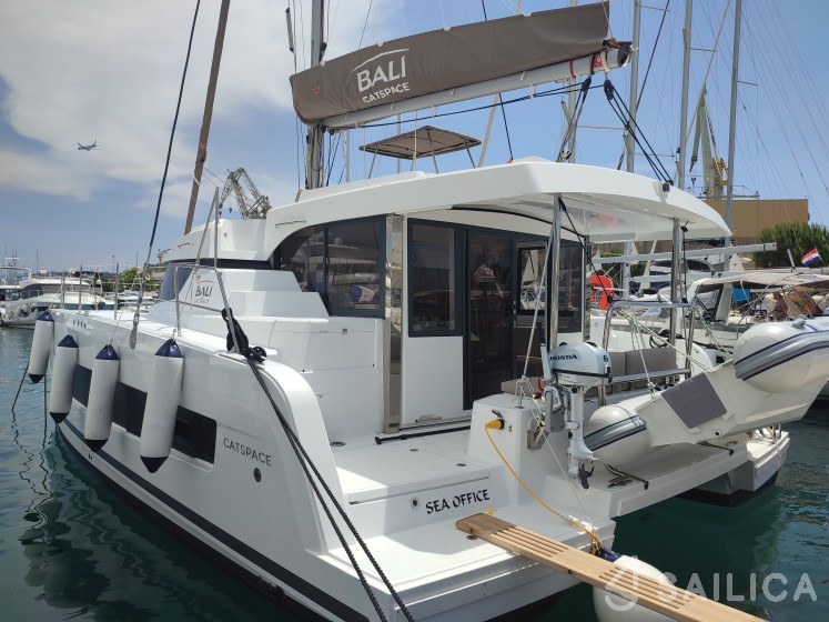Bali Catspace - Yacht Charter Sailica