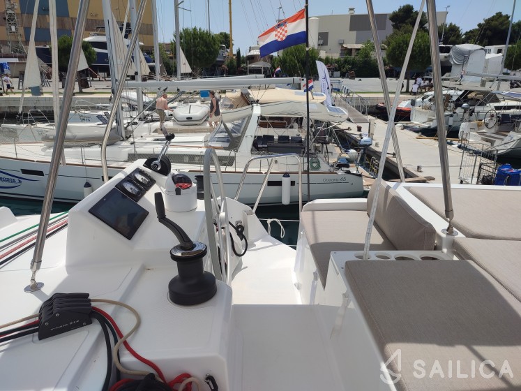 Bali Catspace - Yacht Charter Sailica