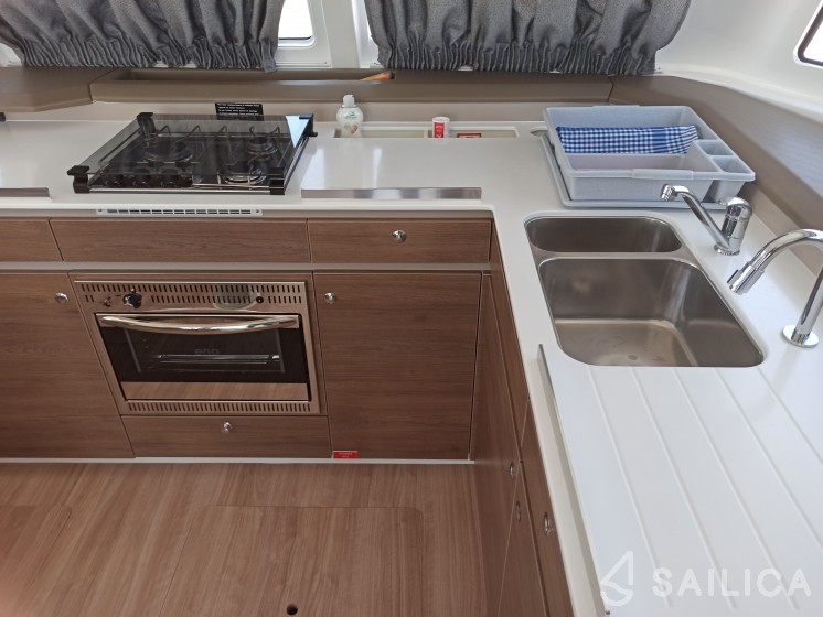 Bali Catspace - Yacht Charter Sailica